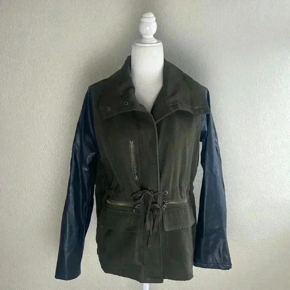 VICI Jacket Spring Coat and Faux Vegan Leather Sleeves - Picture 2 of 9